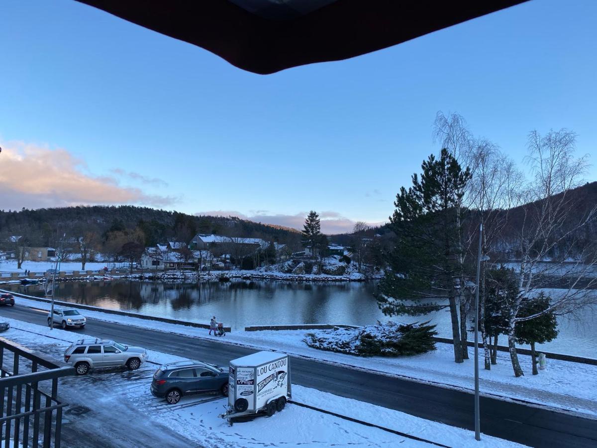Hotel La Bonne Hotesse Chambon-sur-Lac Buitenkant foto