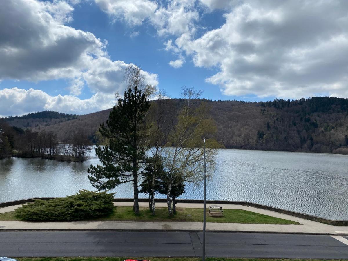 Hotel La Bonne Hotesse Chambon-sur-Lac Buitenkant foto
