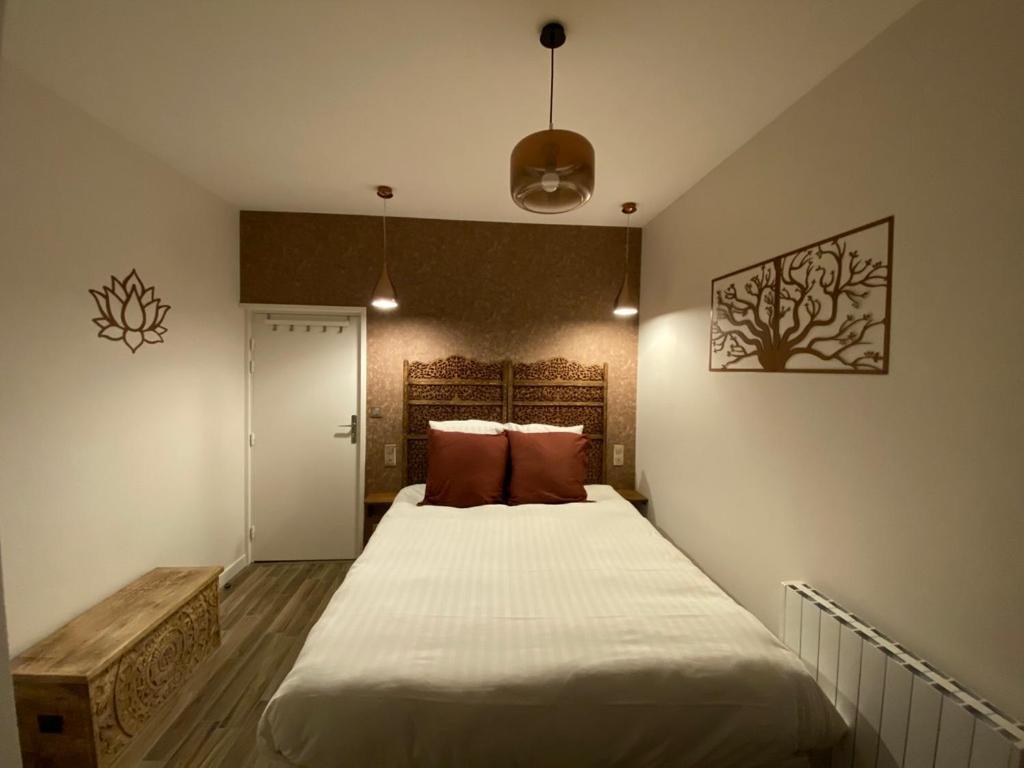 Hotel La Bonne Hotesse Chambon-sur-Lac Kamer foto