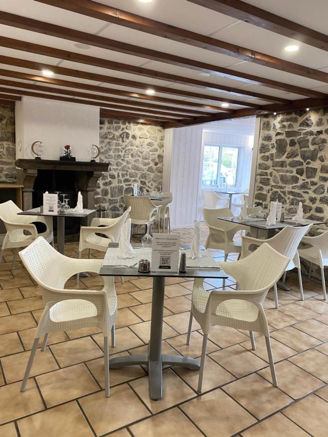 Hotel La Bonne Hotesse Chambon-sur-Lac Buitenkant foto