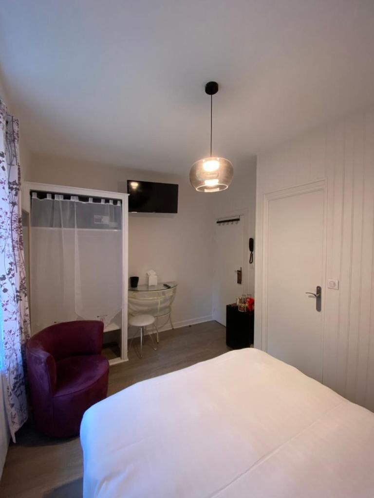 Hotel La Bonne Hotesse Chambon-sur-Lac Kamer foto